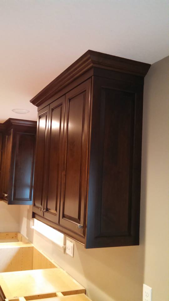 Maple kitchen with stain dye and a satin finish